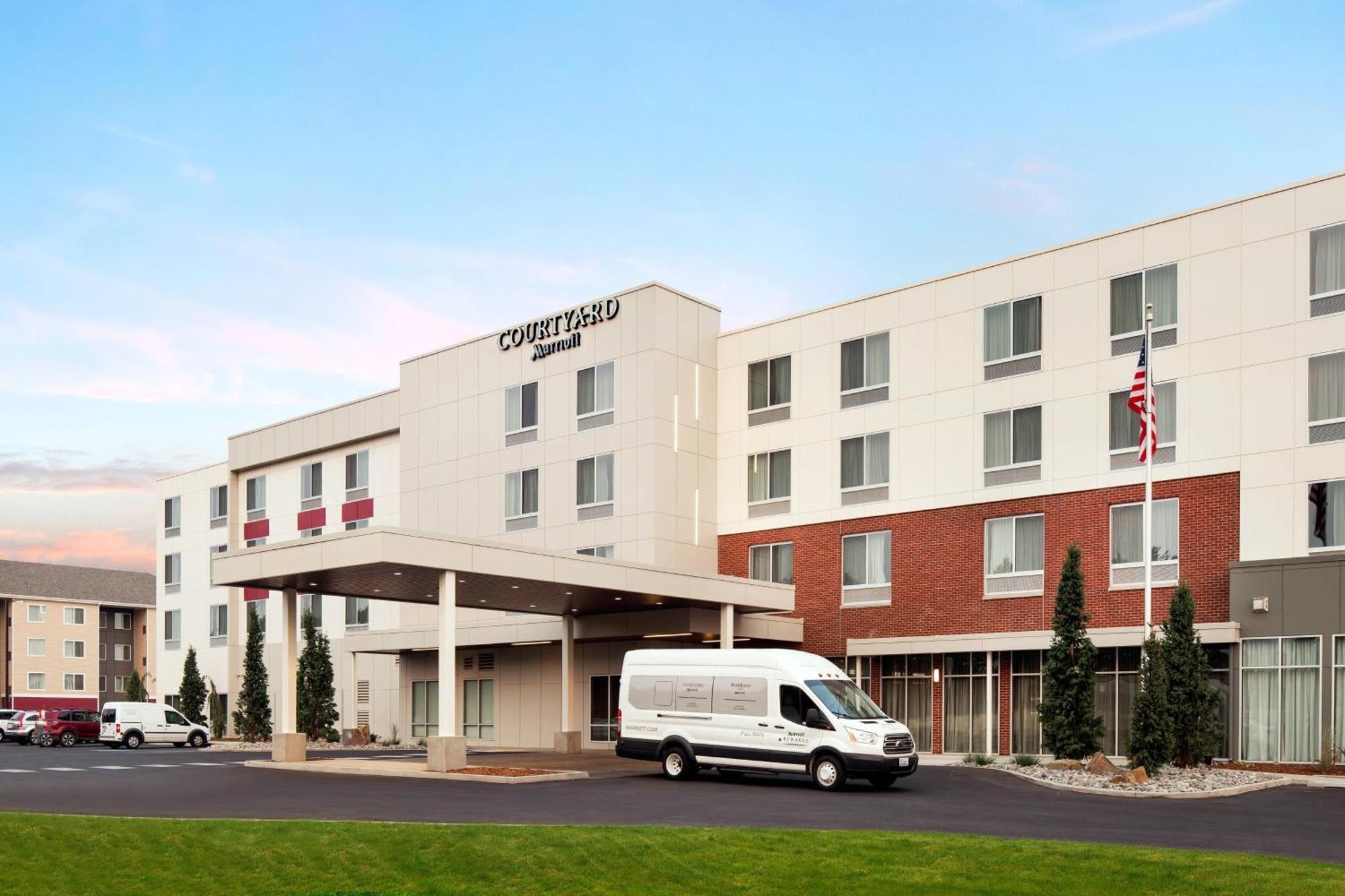 Courtyard By Marriott Pullman Hotel Exterior foto